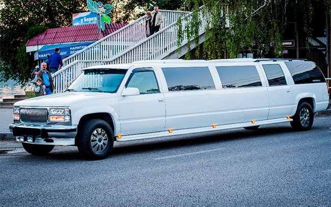 Аренда Лимузин Chevrolet Suburban на свадьбу Запоріжжя